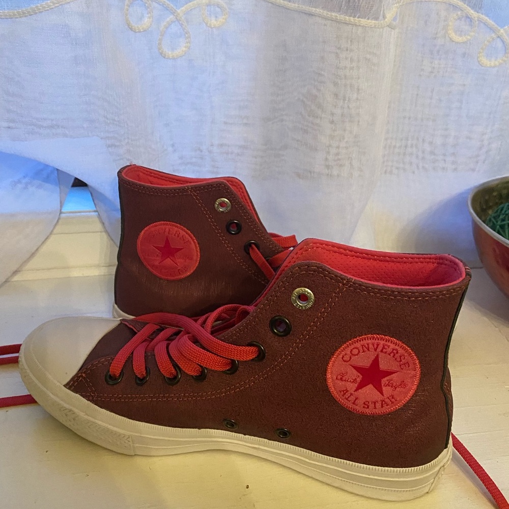 All Star Converse Chuck Taylor Gore Tex womens 8.5